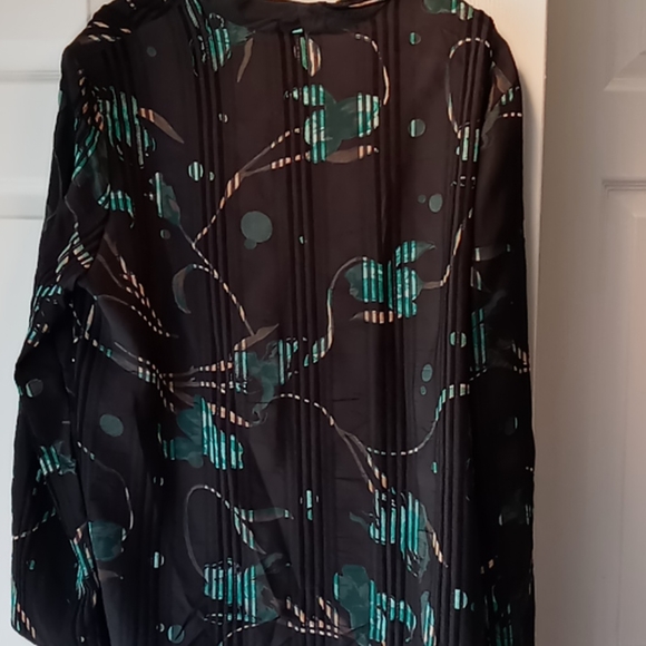 Blazer - Picture 4 of 4